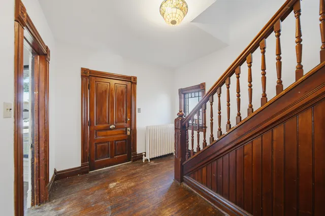 $149,000 | 1102 West 3rd Street, Dixon, IL 61021