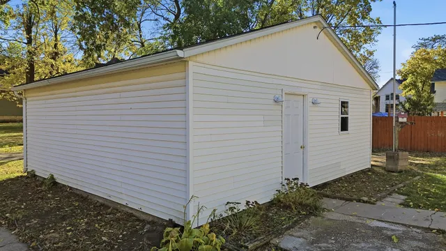 $149,000 | 1102 West 3rd Street, Dixon, IL 61021