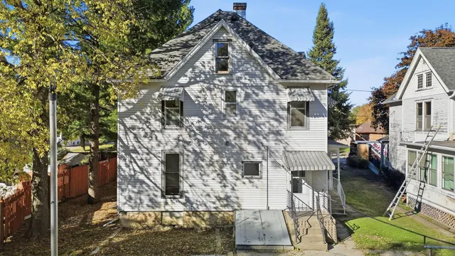 $149,000 | 1102 West 3rd Street, Dixon, IL 61021