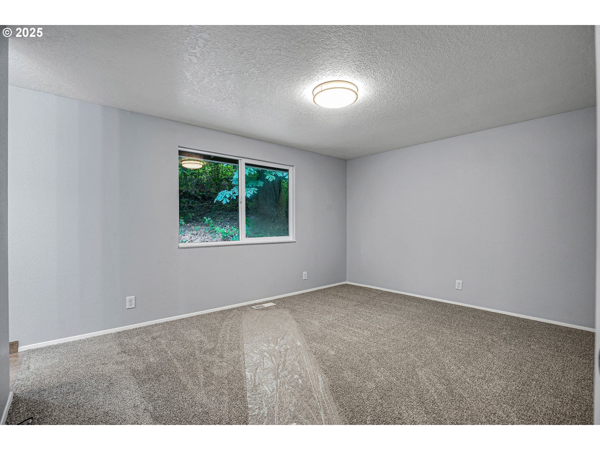 22486 South Redland Road Estacada, OR 97023 - Photo 29 of 46 a view of an empty room with a window