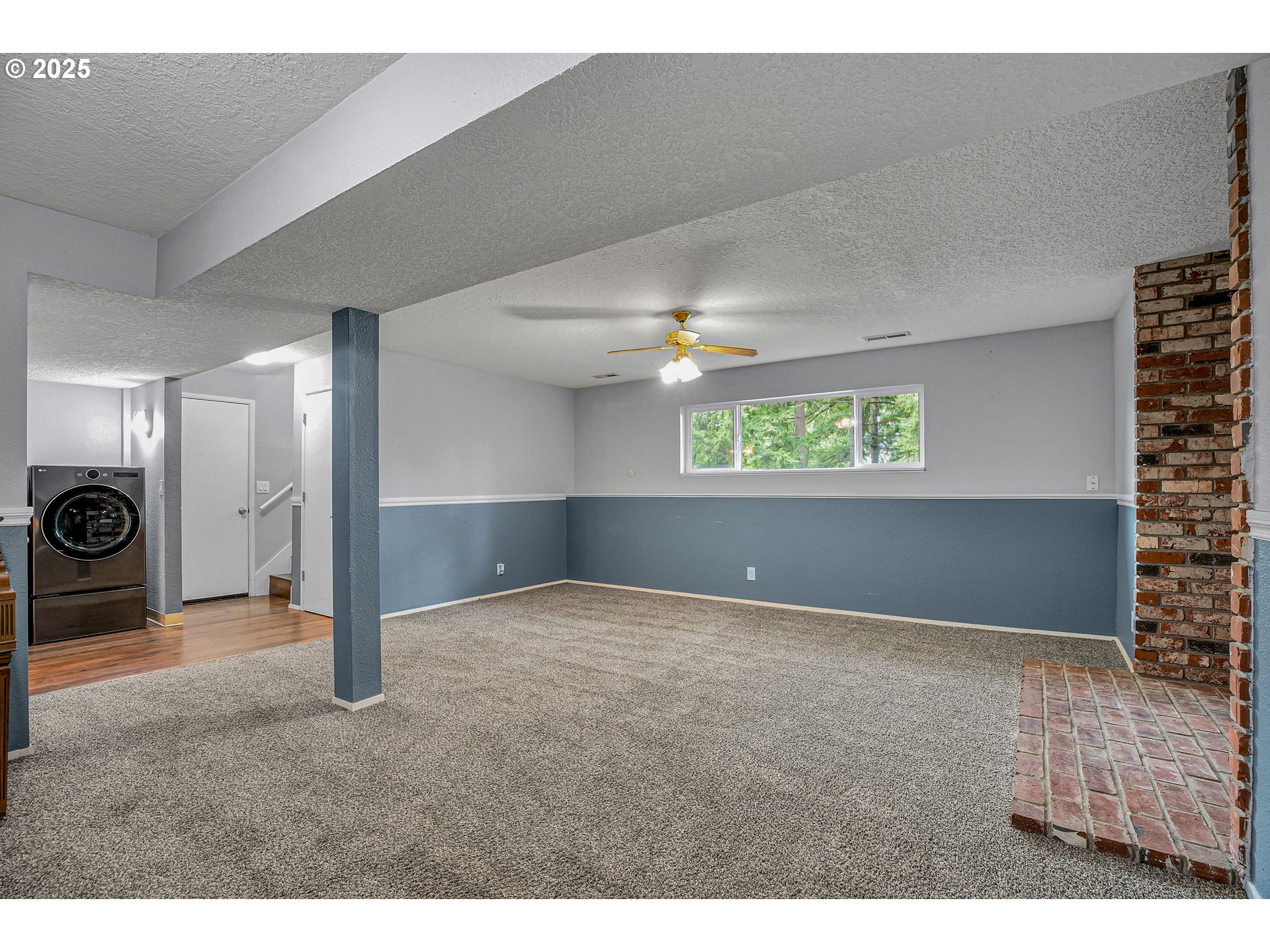 22486 South Redland Road Estacada, OR 97023 - Photo 36 of 46 a view of an empty room and window