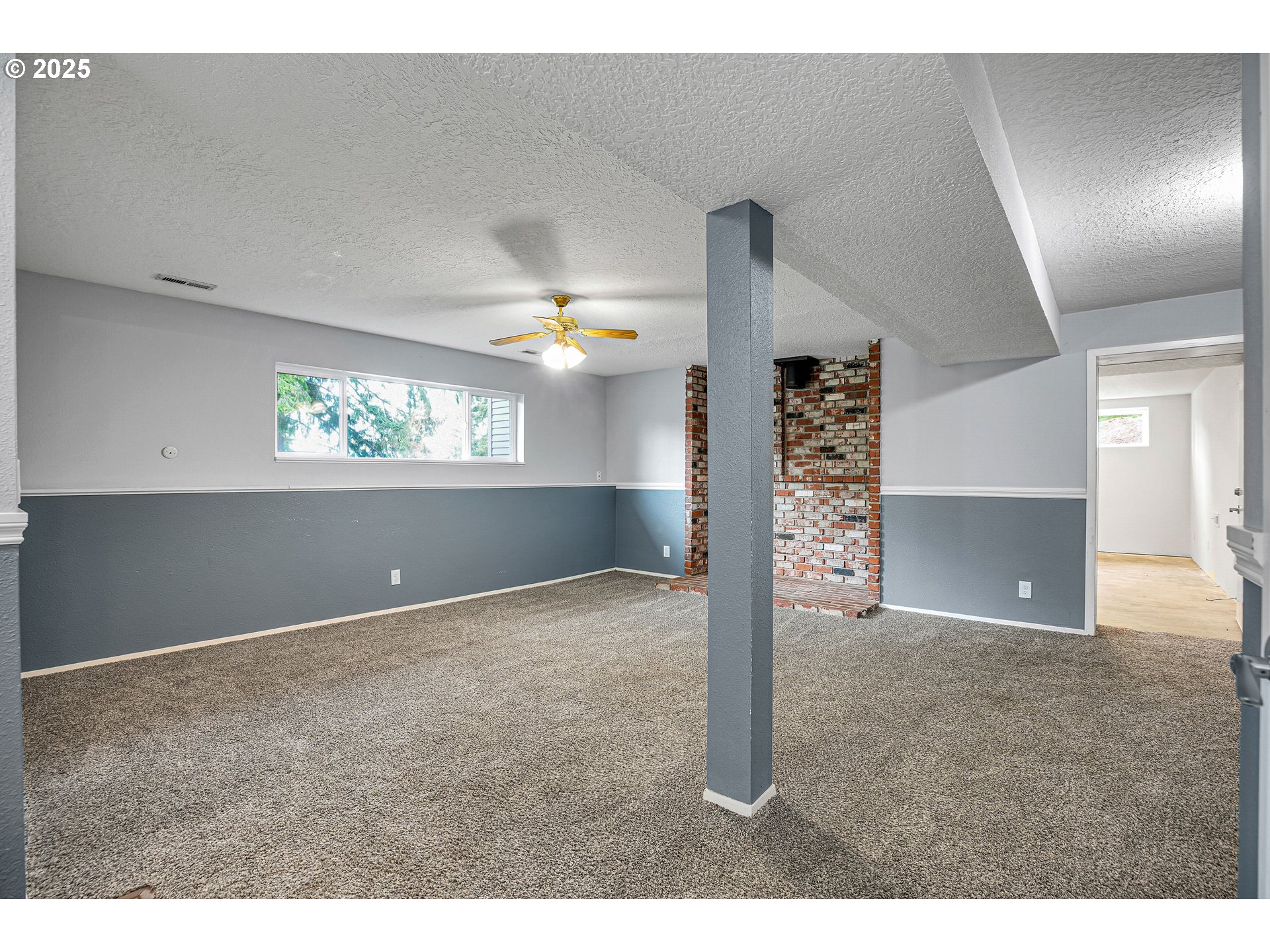 22486 South Redland Road Estacada, OR 97023 - Photo 40 of 46 a view of an empty room and window