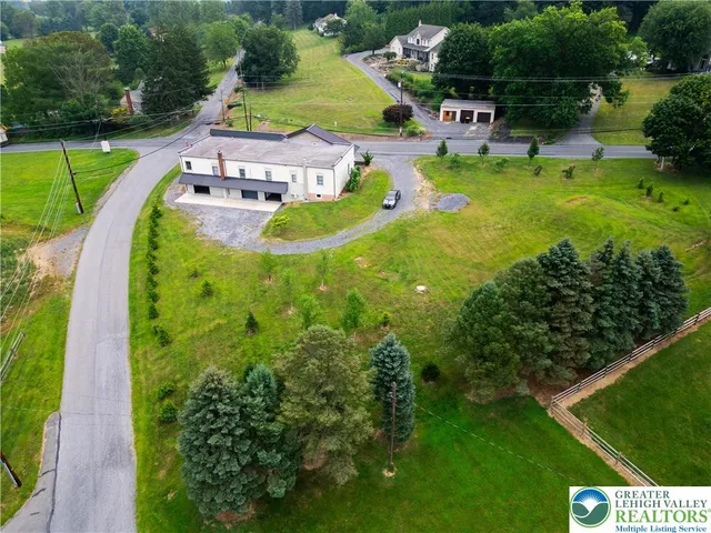 $2,250 | 335 Walnut Drive, Unit 1, Northampton, PA 18067