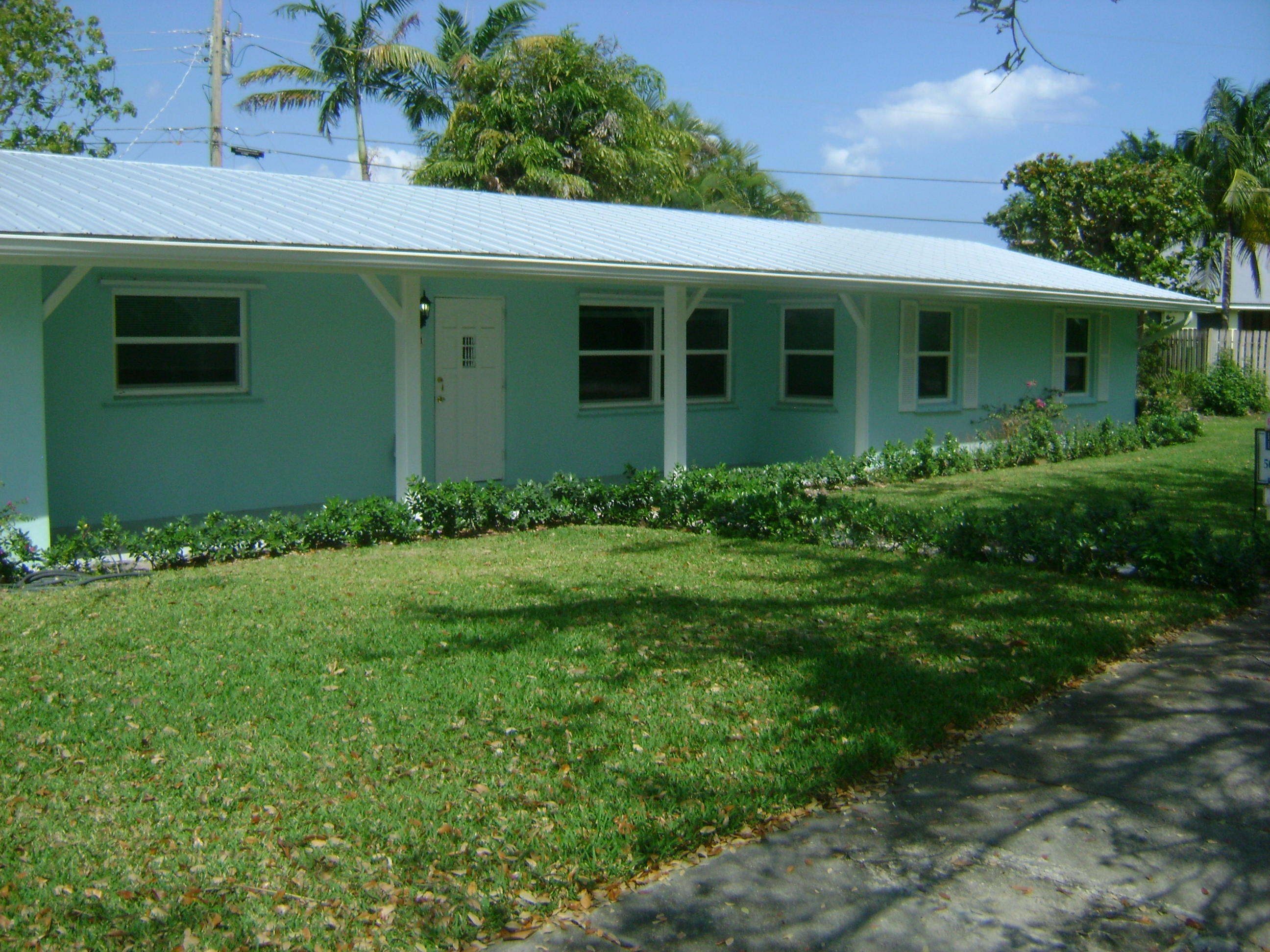8981 Southeast Apollo Street Hobe Sound, FL 33455 - Photo 3 of 18 DSC08259