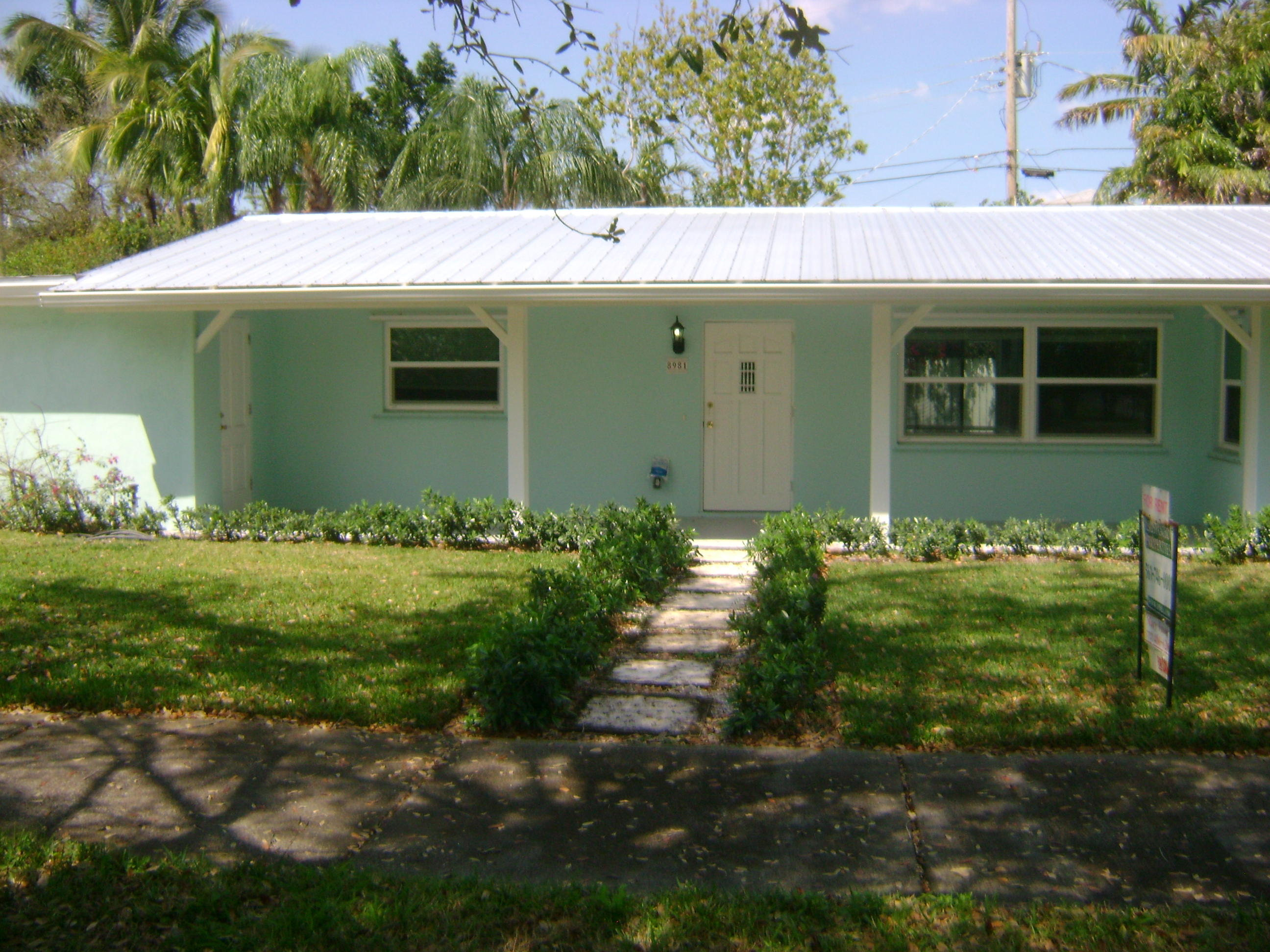 8981 Southeast Apollo Street Hobe Sound, FL 33455 - Photo 4 of 18 DSC08263