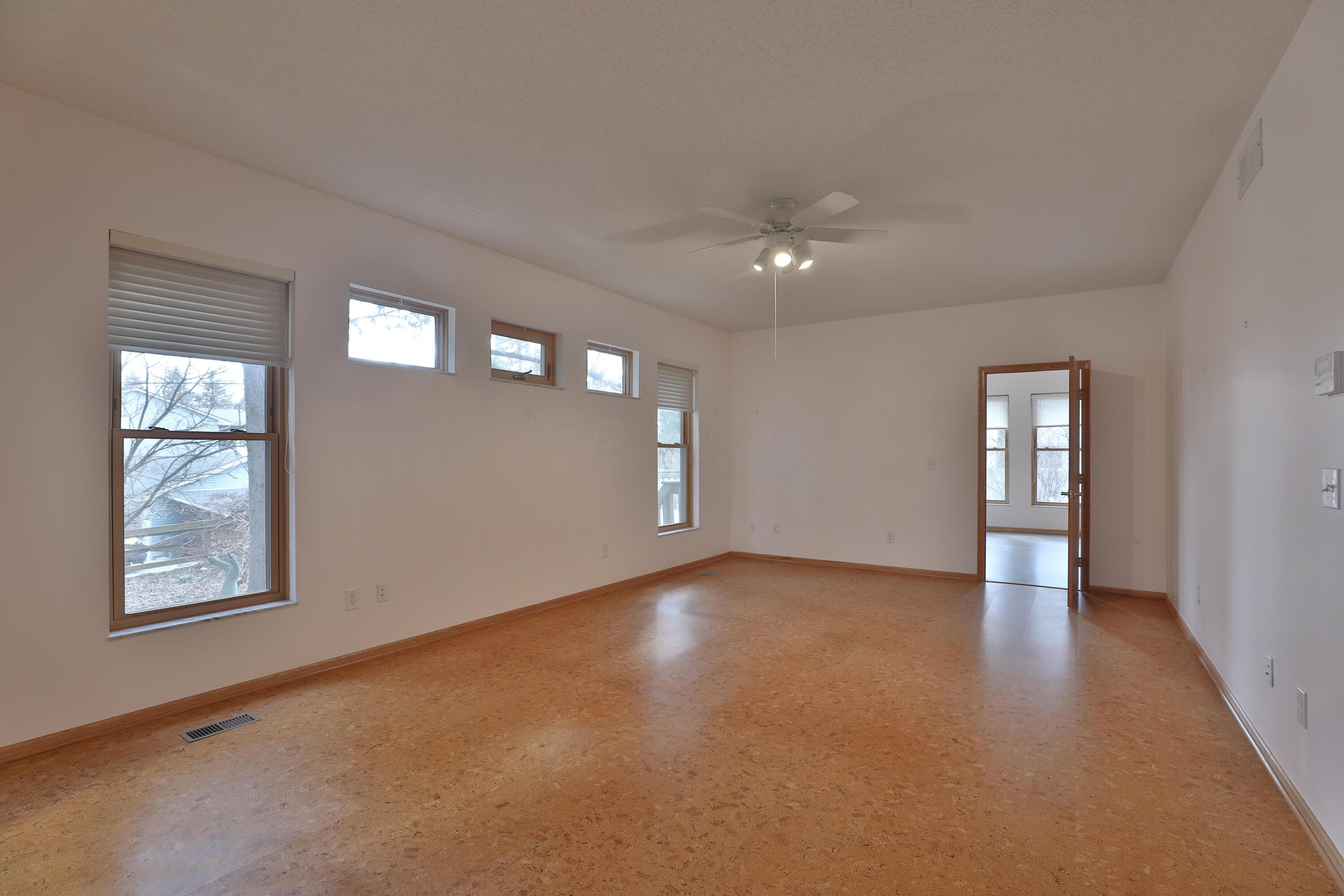 5892 Linworth Road Columbus, OH 43085 - Photo 24 of 68 5892-Linworth-24