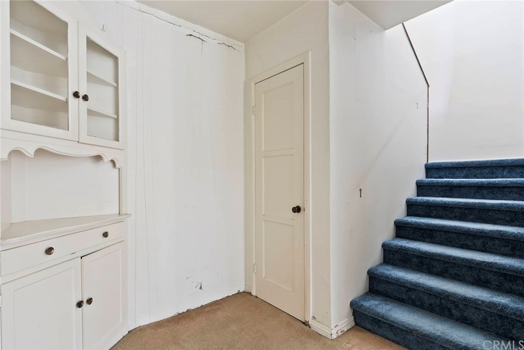 1620 Puebla Drive Glendale, CA 91207 - Photo 21 of 34 a view of entryway with wooden floor