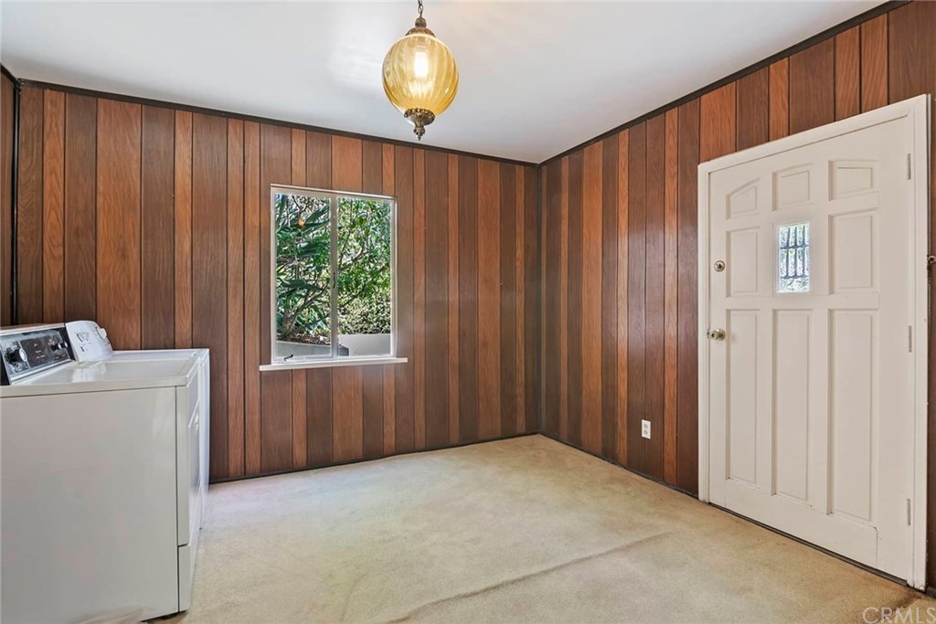 1620 Puebla Drive Glendale, CA 91207 - Photo 26 of 34 a view of a livingroom with a window