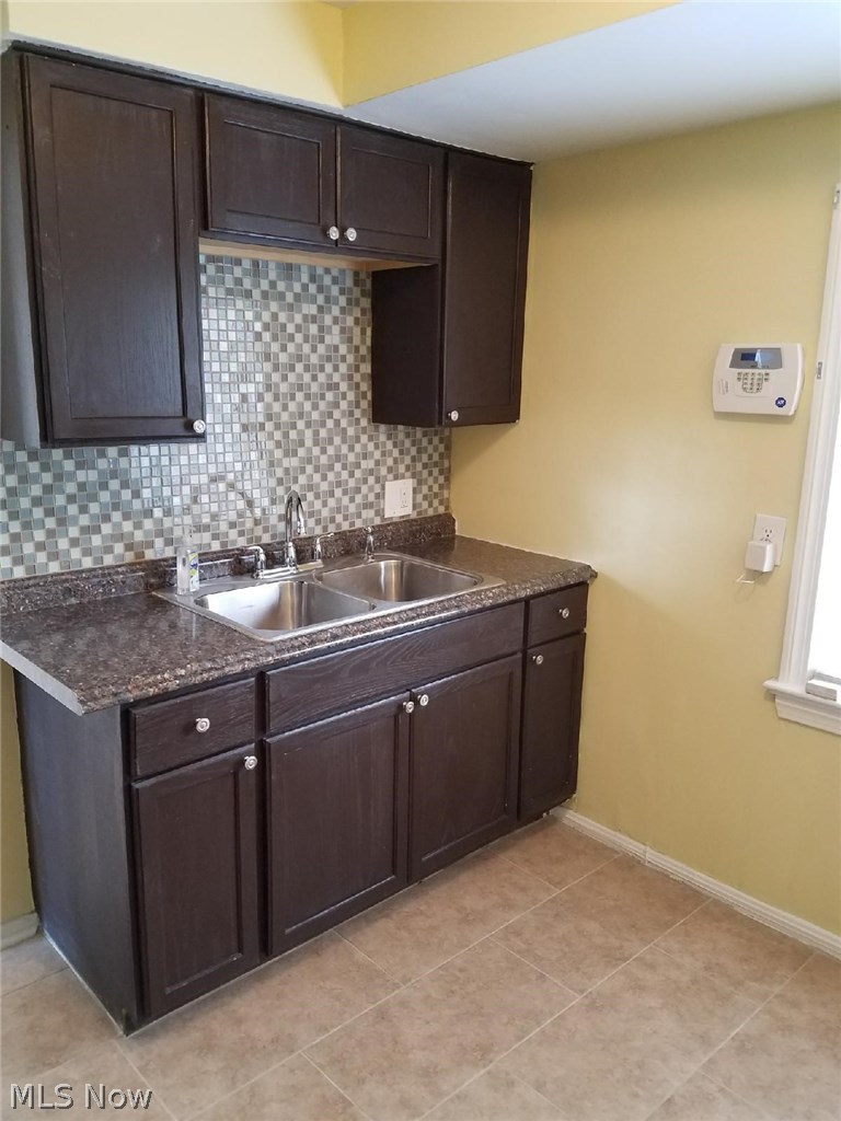 1355 Dill Road Cleveland, OH 44121 - Photo 6 of 22