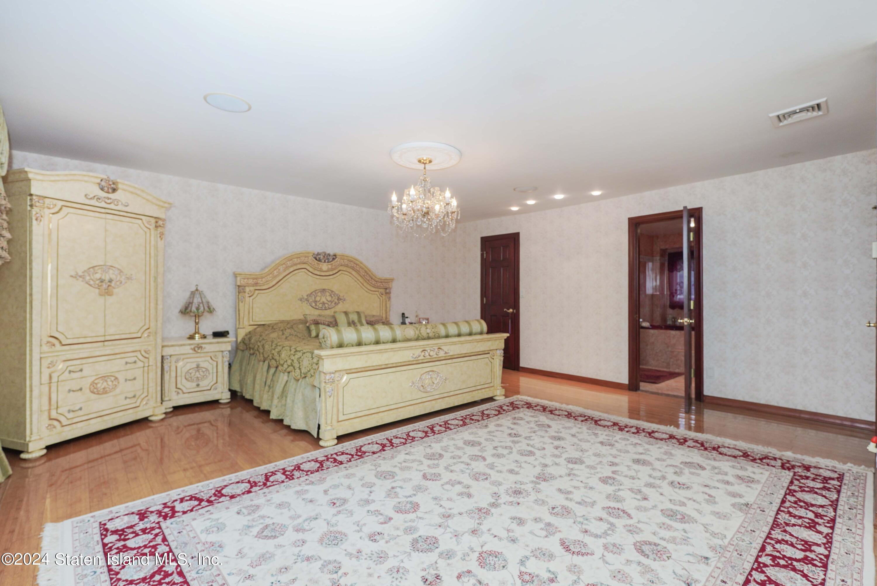 476 St George Road Staten Island, NY 10306 - Photo 23 of 42 Photo Aug 06 2024, 5 54 43 AM