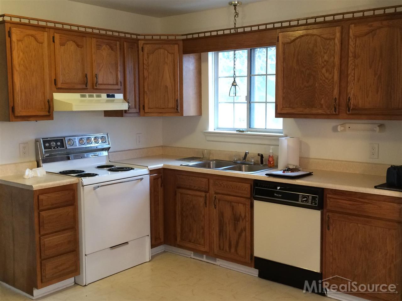 936 Miller Road Lake Orion, MI 48362 - Photo 7 of 26 Gallery Image 7