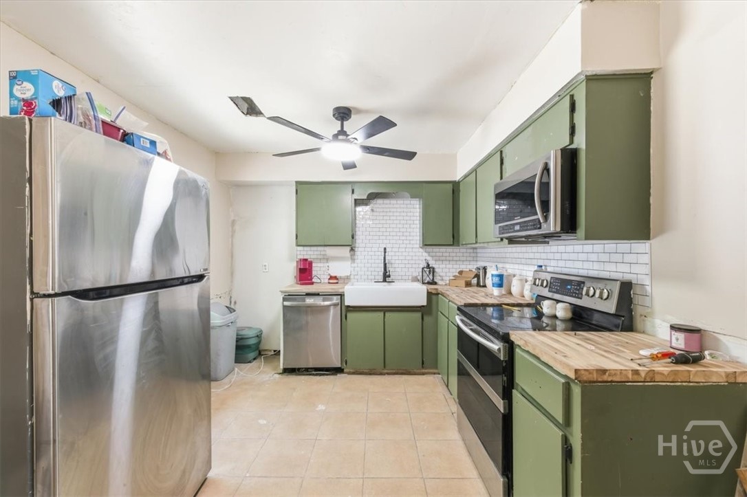345 West Poplar Street Jesup, GA 31545 - Photo 11 of 31 Kitchen