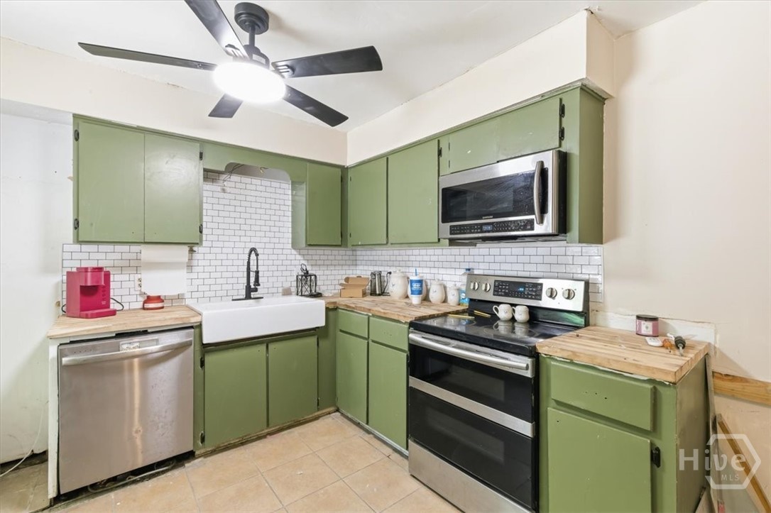 345 West Poplar Street Jesup, GA 31545 - Photo 12 of 31 Kitchen