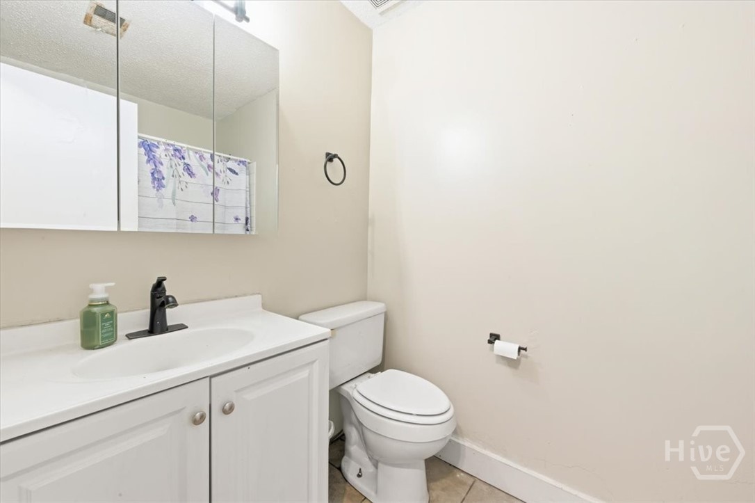 345 West Poplar Street Jesup, GA 31545 - Photo 14 of 31 Full Bathroom
