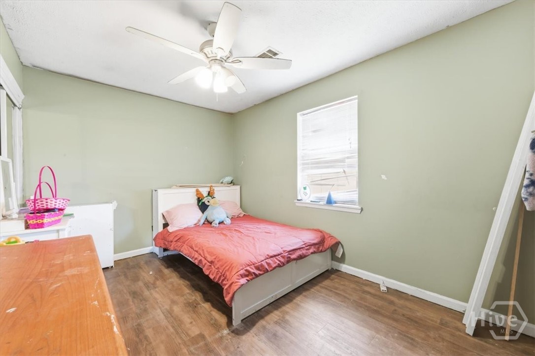 345 West Poplar Street Jesup, GA 31545 - Photo 17 of 31 Bedroom 2