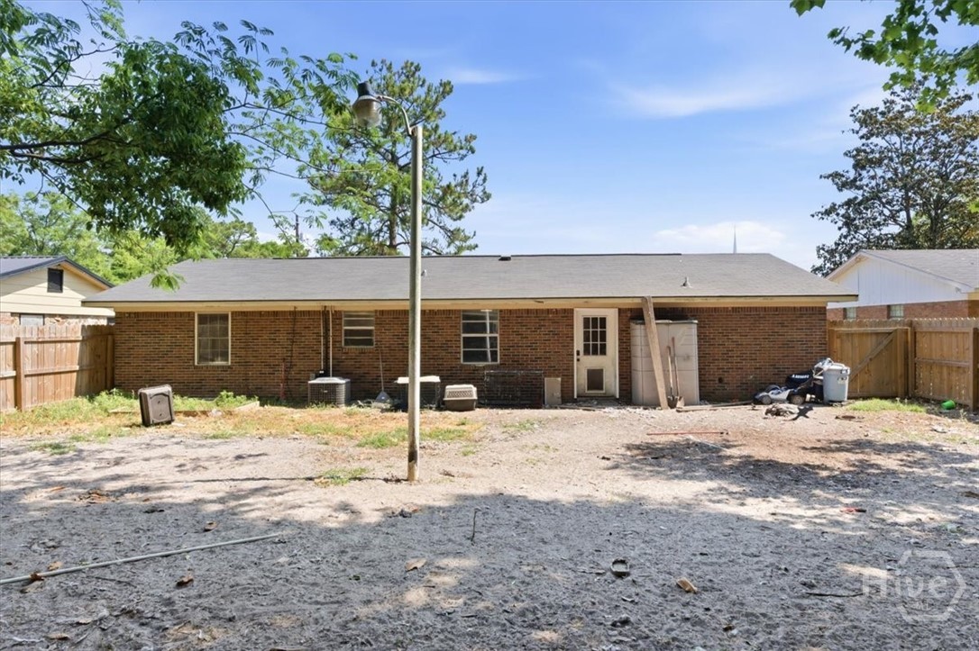 345 West Poplar Street Jesup, GA 31545 - Photo 25 of 31 Backyard