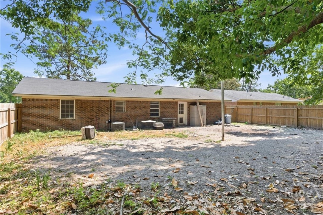 345 West Poplar Street Jesup, GA 31545 - Photo 26 of 31 Backyard