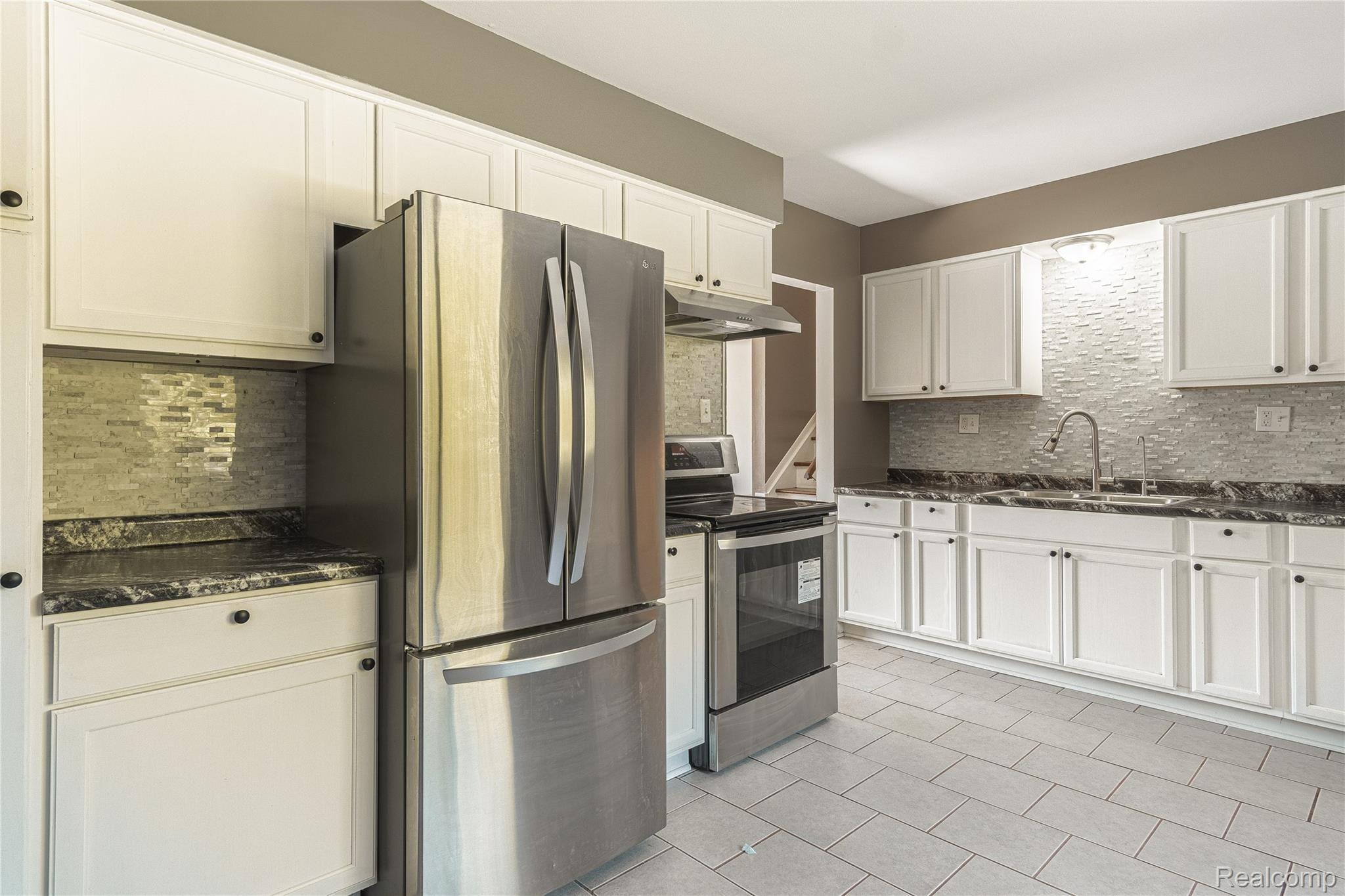 27804 Somerset Avenue Inkster, MI 48141 - Photo 10 of 31 Interiors (7 of 25).jpg