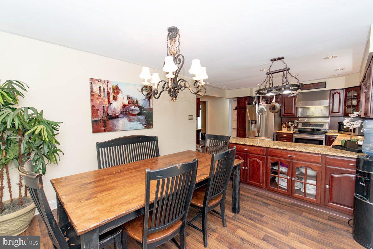 411 Hickory Road Huntingdon Valley, PA 19006 - Photo 15 of 24