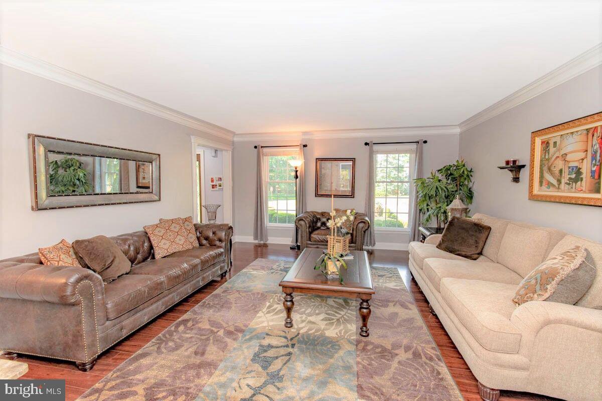 411 Hickory Road Huntingdon Valley, PA 19006 - Photo 7 of 24