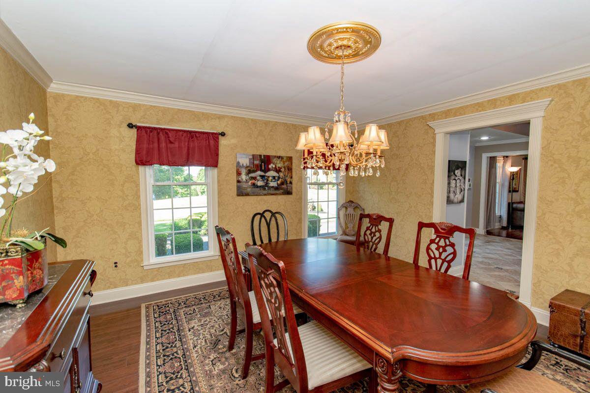 411 Hickory Road Huntingdon Valley, PA 19006 - Photo 9 of 24