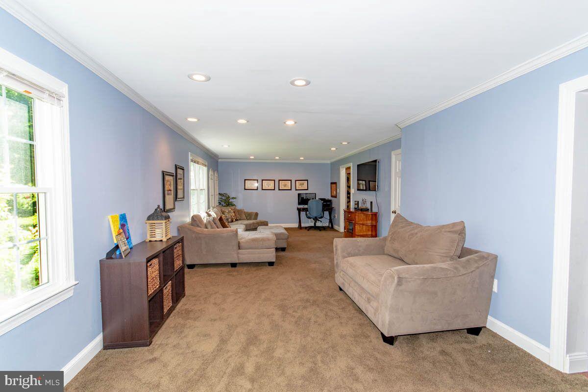 411 Hickory Road Huntingdon Valley, PA 19006 - Photo 10 of 24