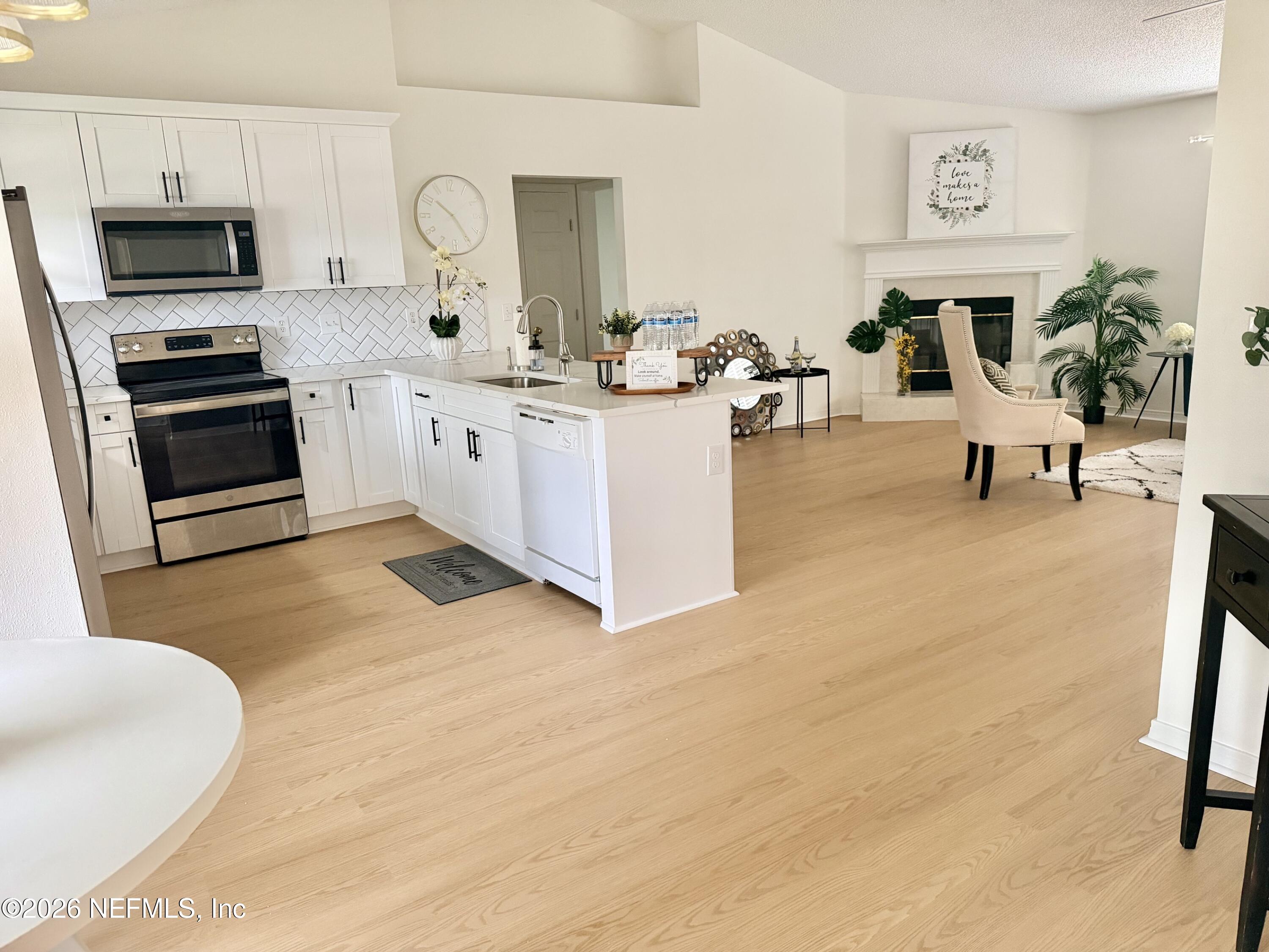 2411 Paris Mill Road Jacksonville, FL 32221 - Photo 2 of 11 Open concept