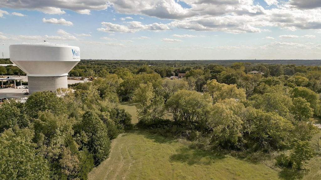 5810 South Locust Street Shawnee, KS 66217 - Photo 7 of 10