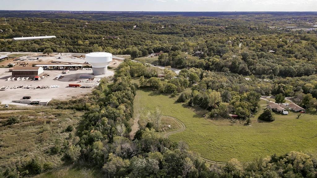 5810 South Locust Street Shawnee, KS 66217 - Photo 8 of 10