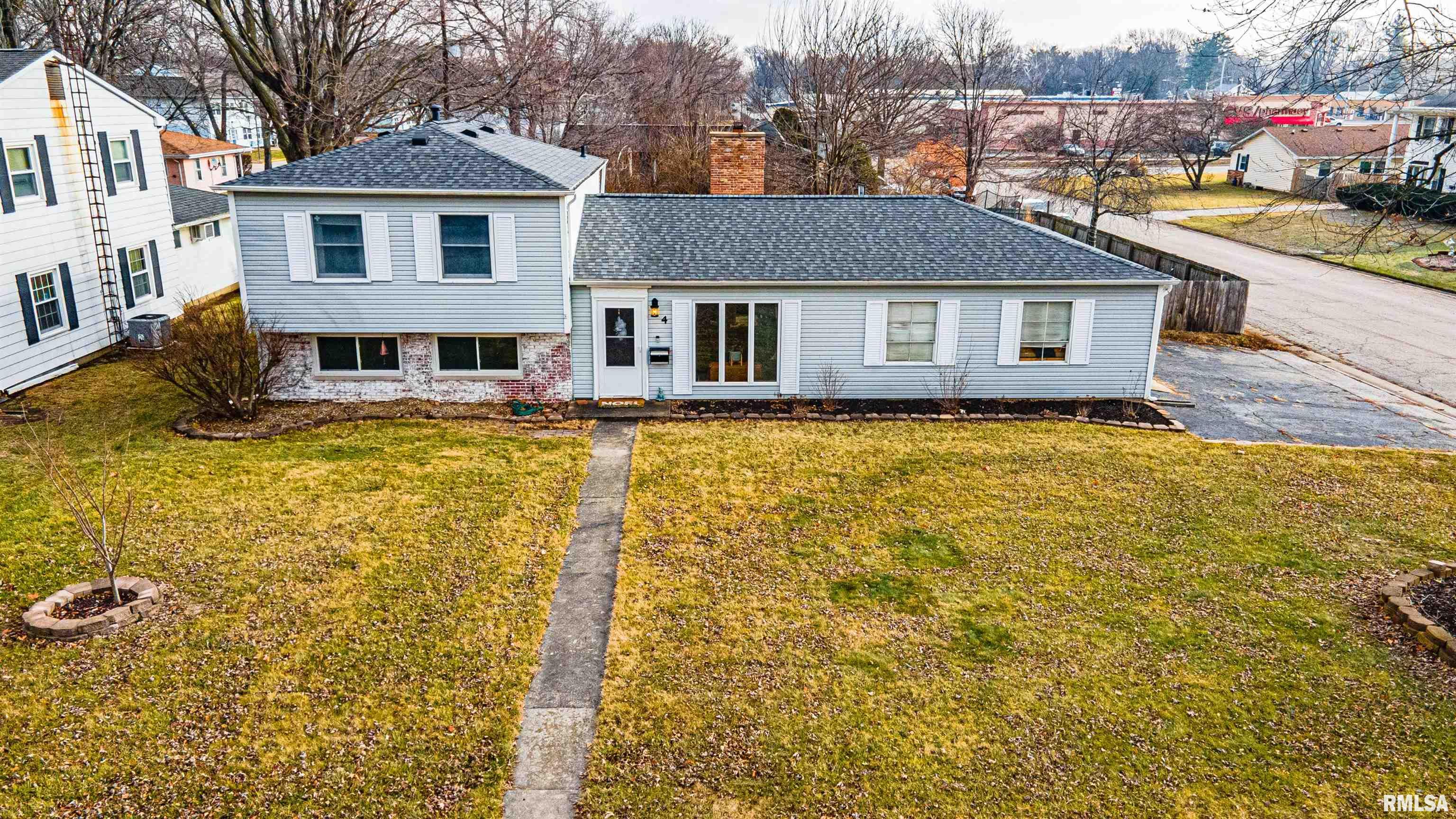 4 Rigg Drive Lincoln, IL 62656 - Photo 1 of 43 Gallery Image 1