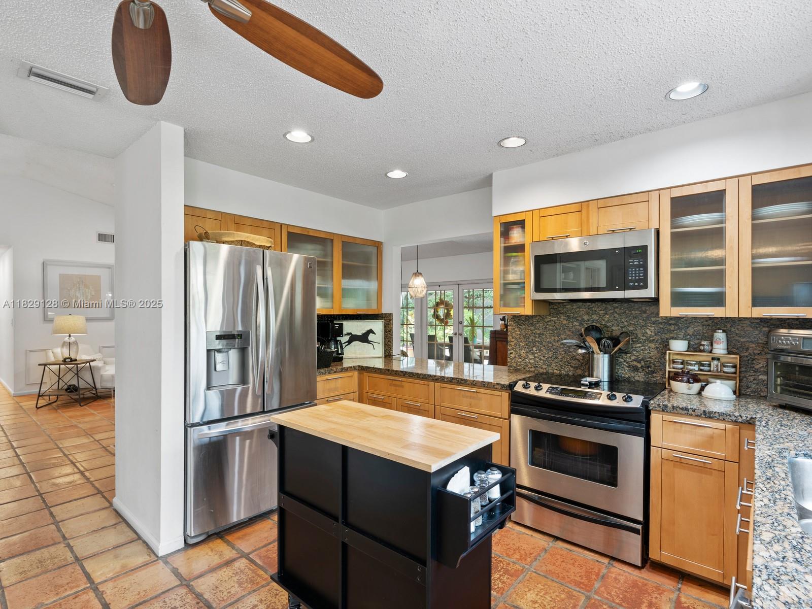 2560 Northwest 27th Street Boca Raton, FL 33434 - Photo 7 of 24 Gallery Image 7