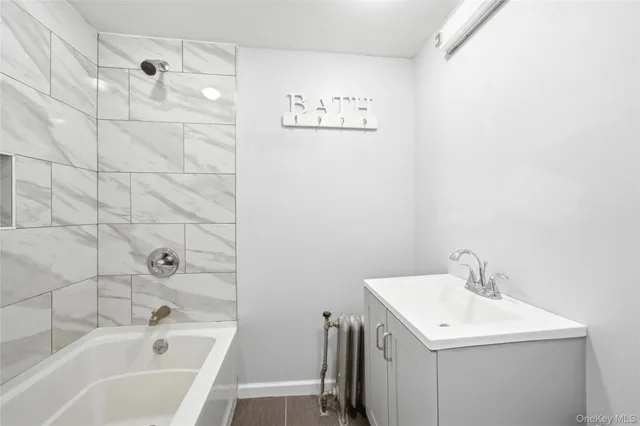 $3,250 | 100 School Street, Oyster Bay, NY 11771