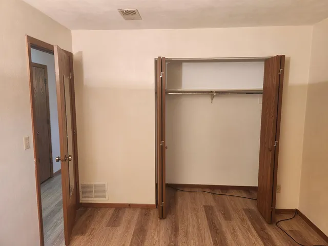 $925 | 709 Crosstown Avenue, Unit 101, Silvis, IL 61282