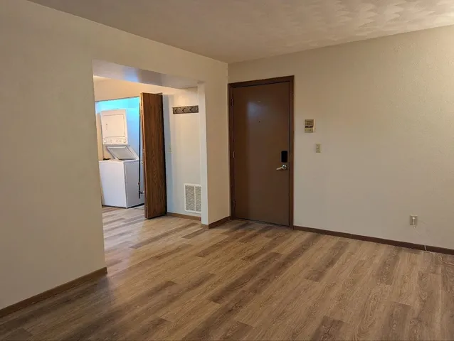 $925 | 709 Crosstown Avenue, Unit 101, Silvis, IL 61282