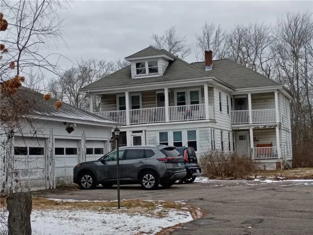 $1,800 | 1 Lamoureux Boulevard, Unit 2, North Smithfield, RI 02896