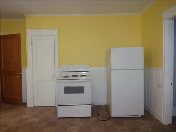 $1,400 | 1 Lamoureux Boulevard, Unit 2, North Smithfield, RI 02896
