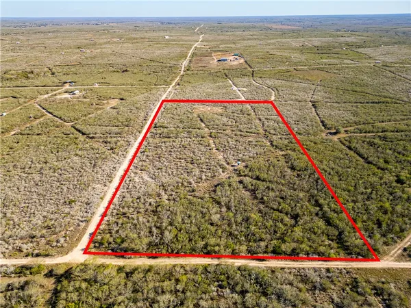 a view of a yard with mountain view