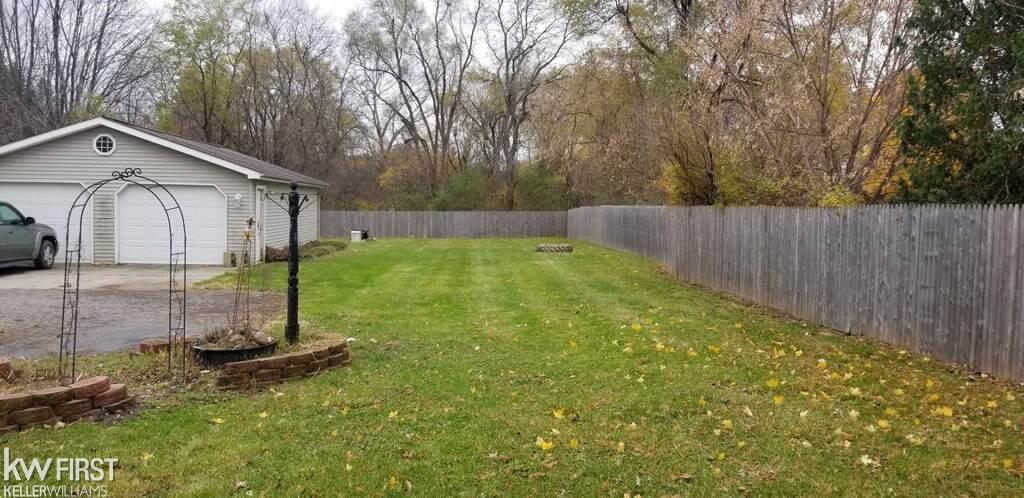 6030 Davison Road Burton, MI 48509 - Photo 6 of 8