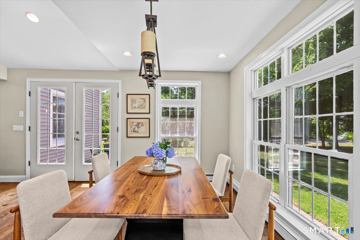 255 Mountain Road West Hartford, CT 06107 - Photo 3 of 38