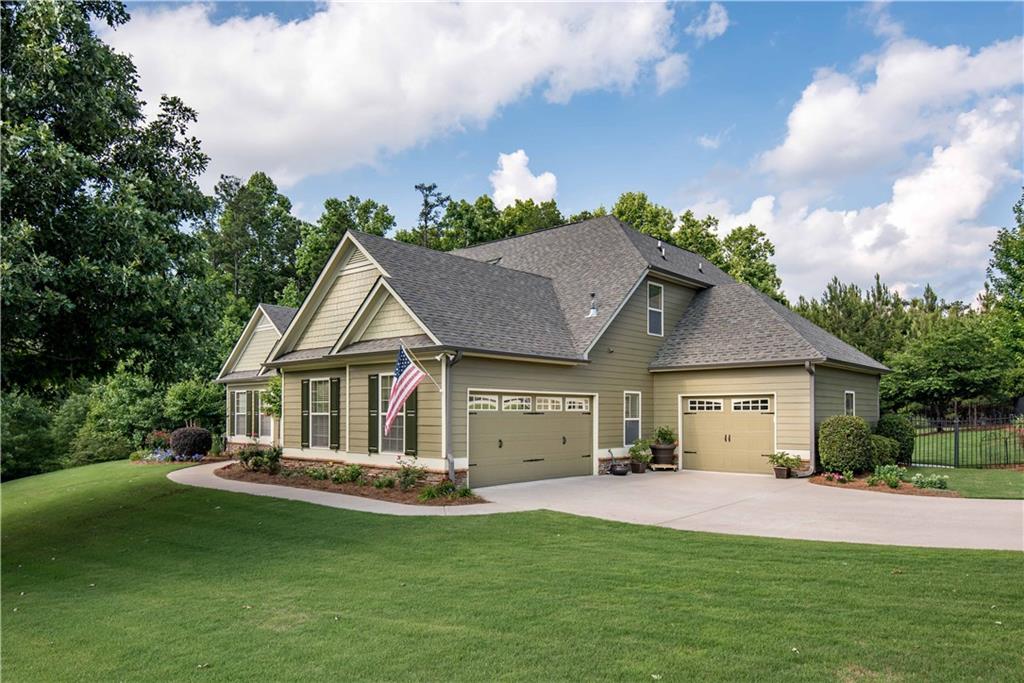 1001 Inlet Court Villa Rica, GA 30180 - Photo 1 of 1 Front Right Showing Garages