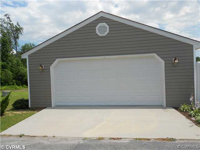 10517 Squirrel Level Road Petersburg, VA 23803 - Photo 5 of 12 Parking Lot/Garage - Oversized Garage gives plenty