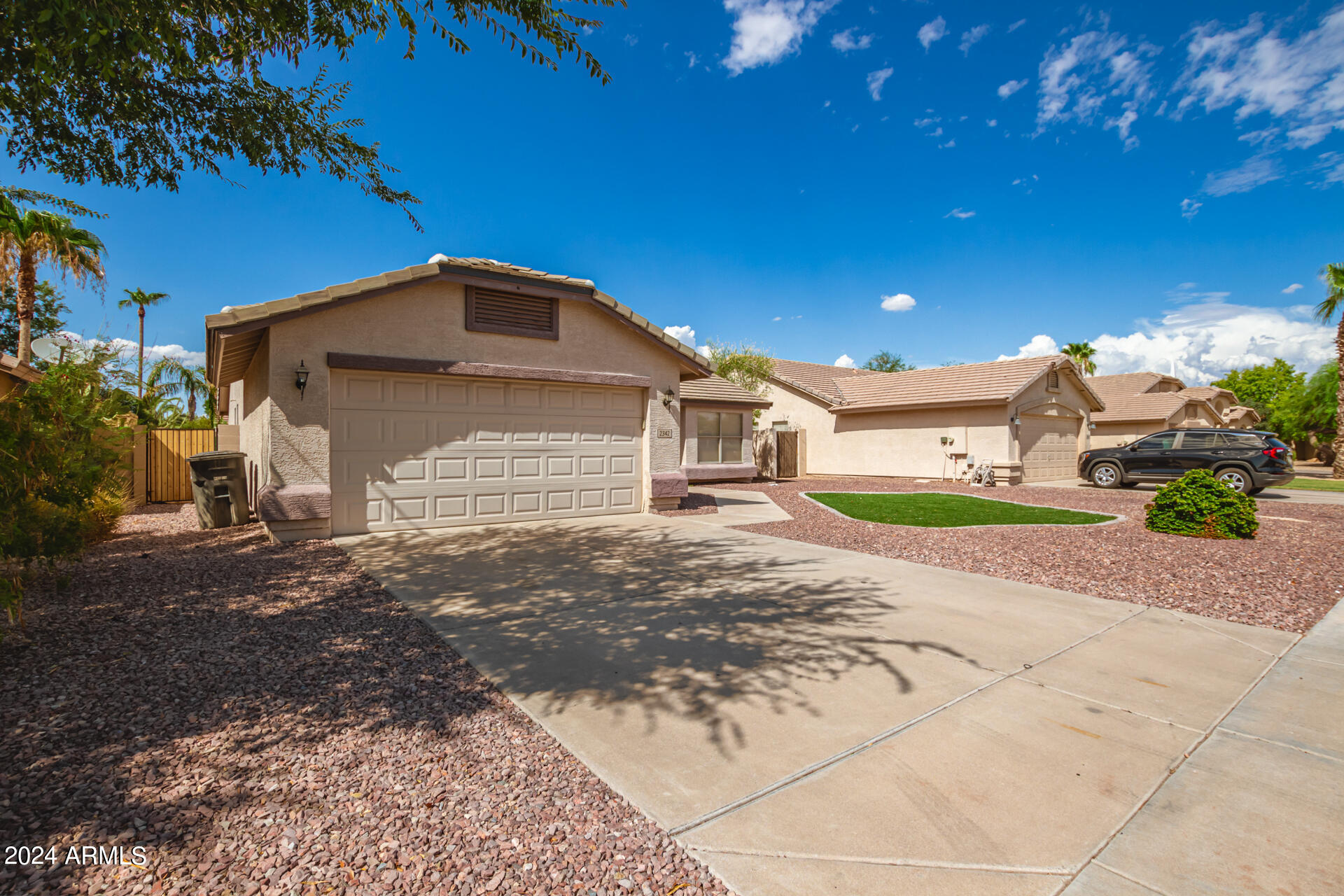 2342 East Smoke Tree Road Gilbert, AZ 85296 - Photo 4 of 16 0007-07 - Smoke Tree