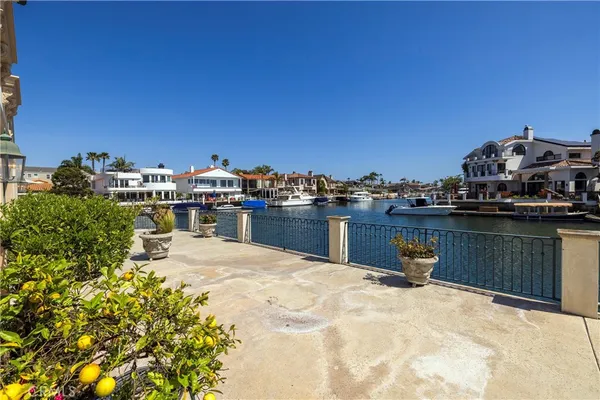 $7,250,000 | 3322 Devon Circle, Huntington Beach, CA 92649
