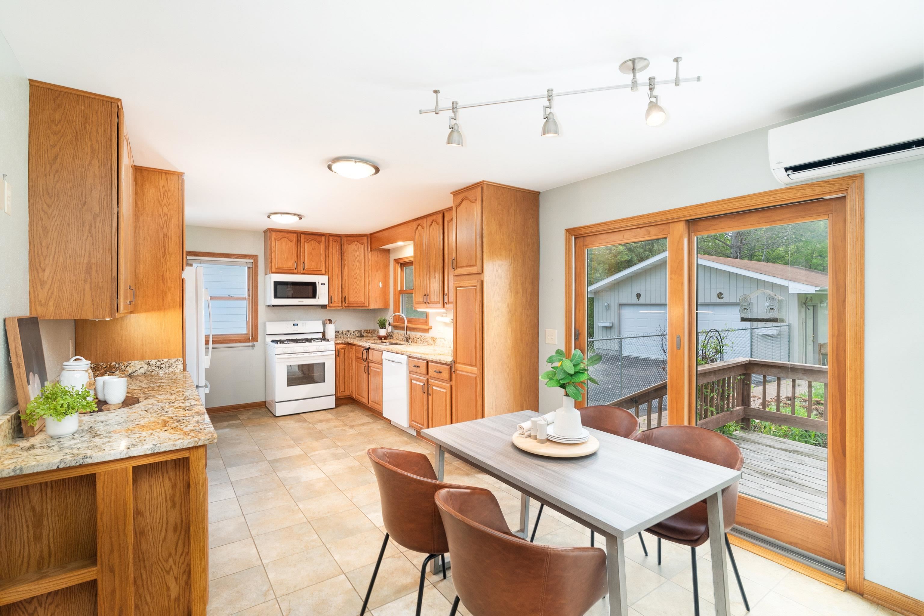 318 Marshall Street Duluth, MN 55803 - Photo 14 of 50