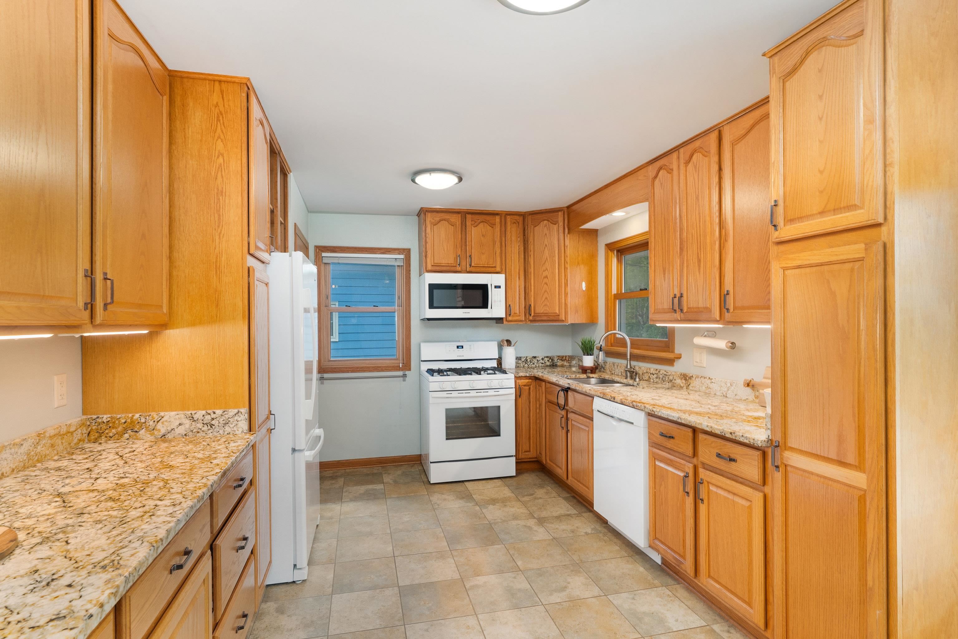 318 Marshall Street Duluth, MN 55803 - Photo 16 of 50