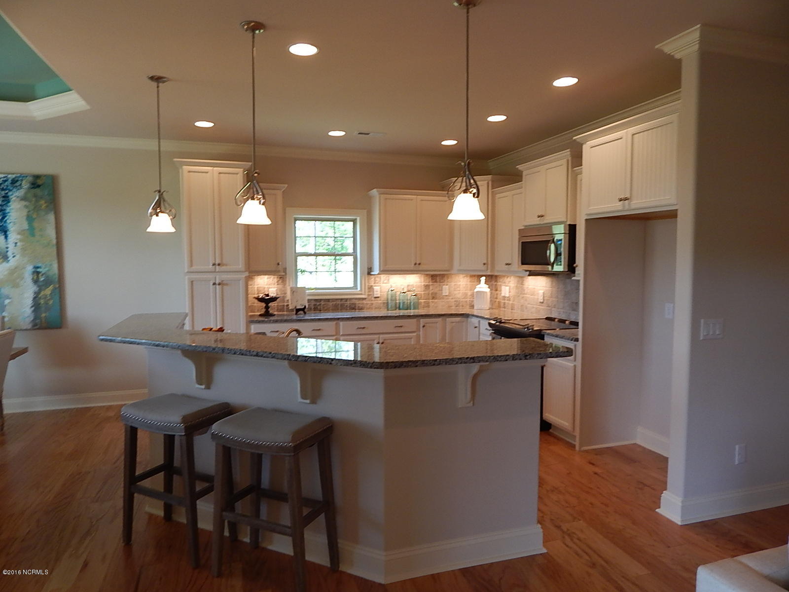 328 Motts Forest Road Wilmington, NC 28412 - Photo 11 of 24 Kitchen