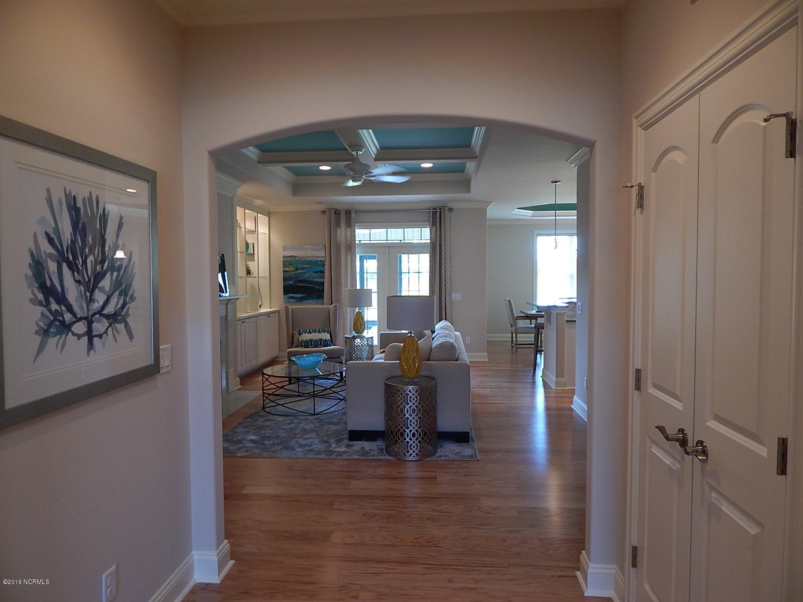 328 Motts Forest Road Wilmington, NC 28412 - Photo 9 of 24 Foyer