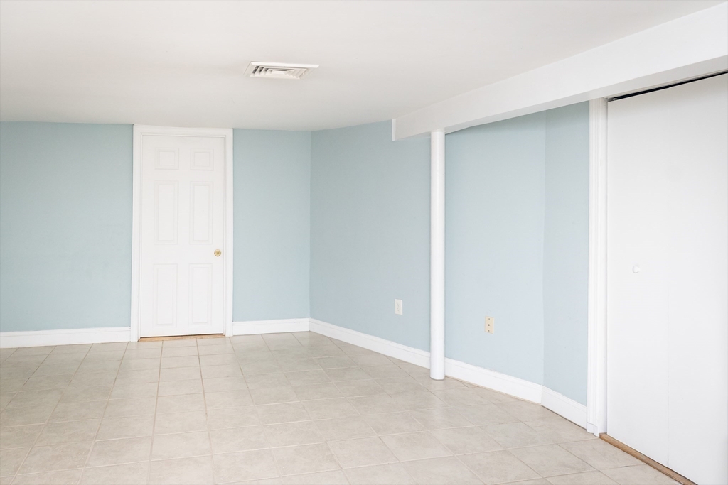15 Murray Hill Road Medford, MA 02155 - Photo 24 of 37 Gallery Image 24