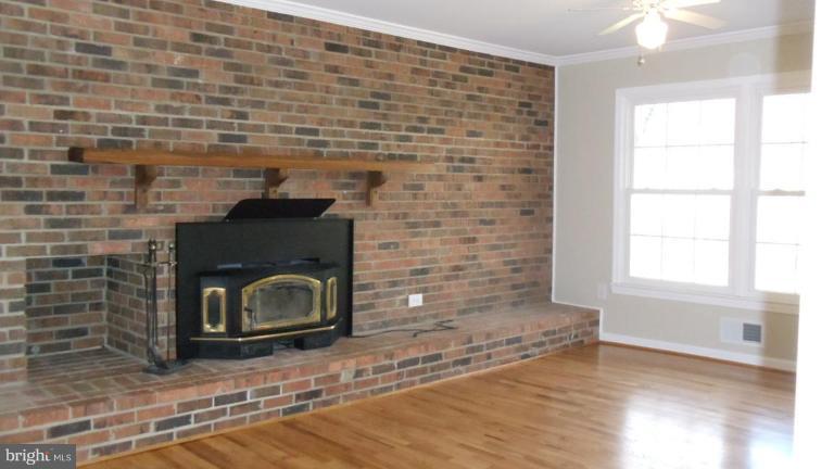 8031 Stillbrooke Road Manassas, VA 20112 - Photo 3 of 13 Family Room