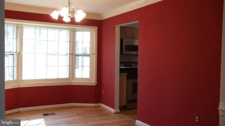 8031 Stillbrooke Road Manassas, VA 20112 - Photo 5 of 13 Dining Room